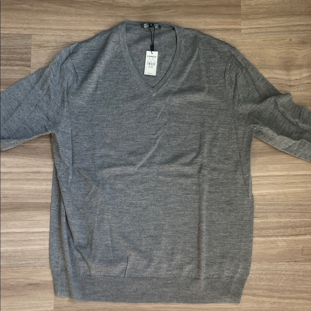 Men’s Express Gray V-Neck Men's Sweater